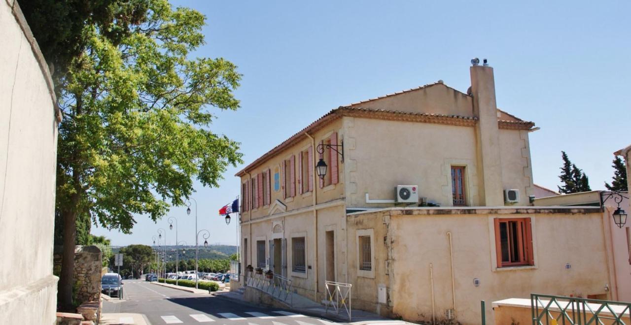 Cosy Studio Apartment Saint-Mitre-les-Remparts Exterior photo